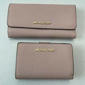 Michael Kors Elegant Blush Pink Wallet Set